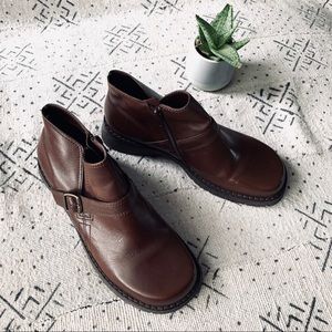 High Sierra Brown Zip Ankle Boots w/ Buckle